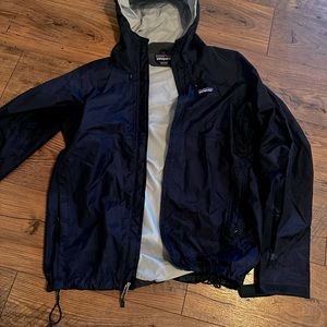 Men’s Patagonia rain coat